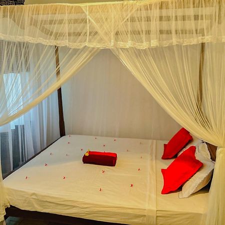 Kawshan Home Stay Діквелла Екстер'єр фото
