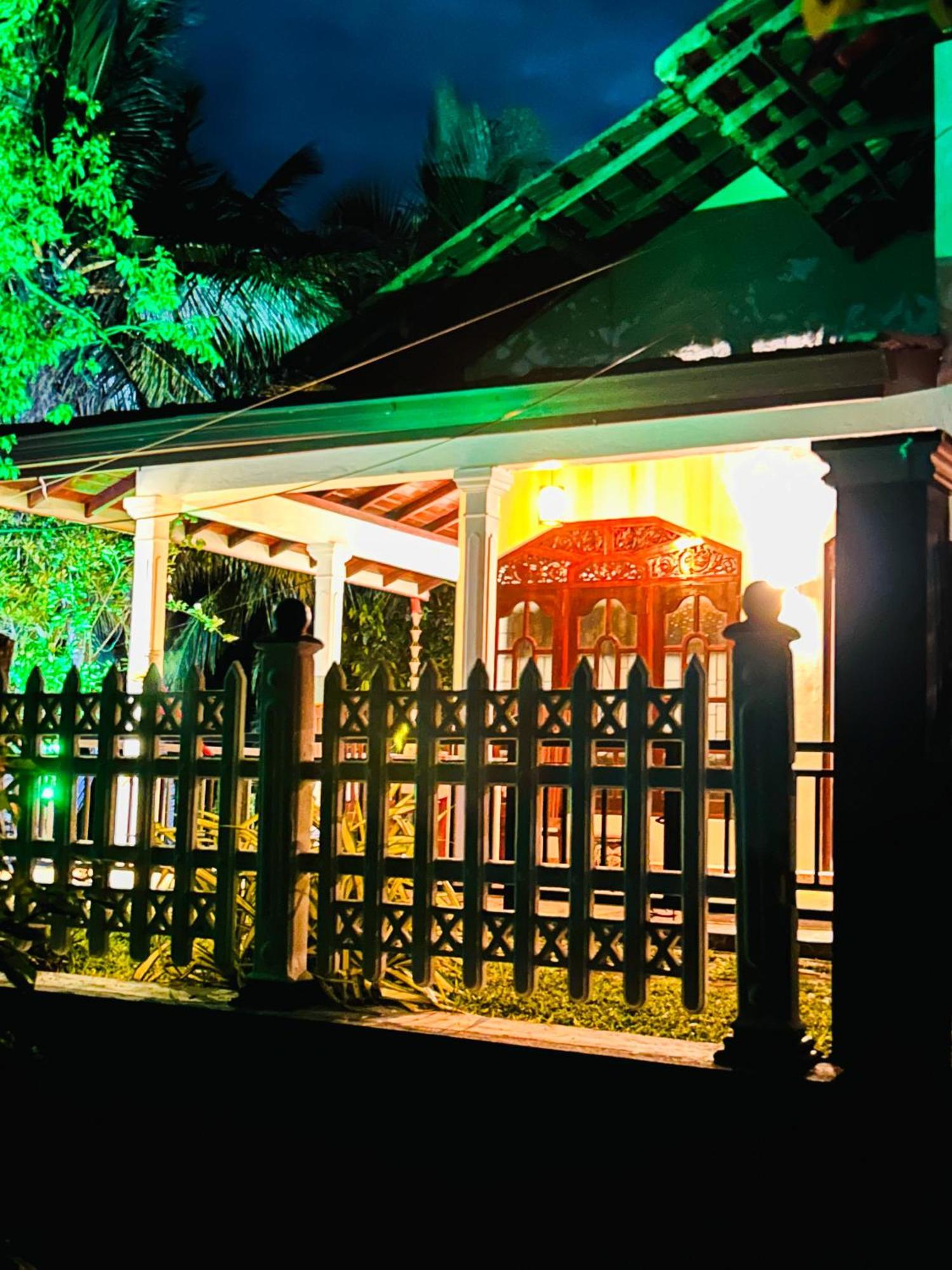 Kawshan Home Stay Діквелла Екстер'єр фото