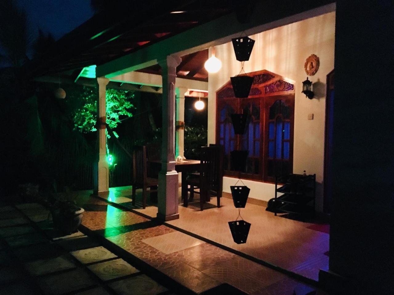 Kawshan Home Stay Діквелла Екстер'єр фото
